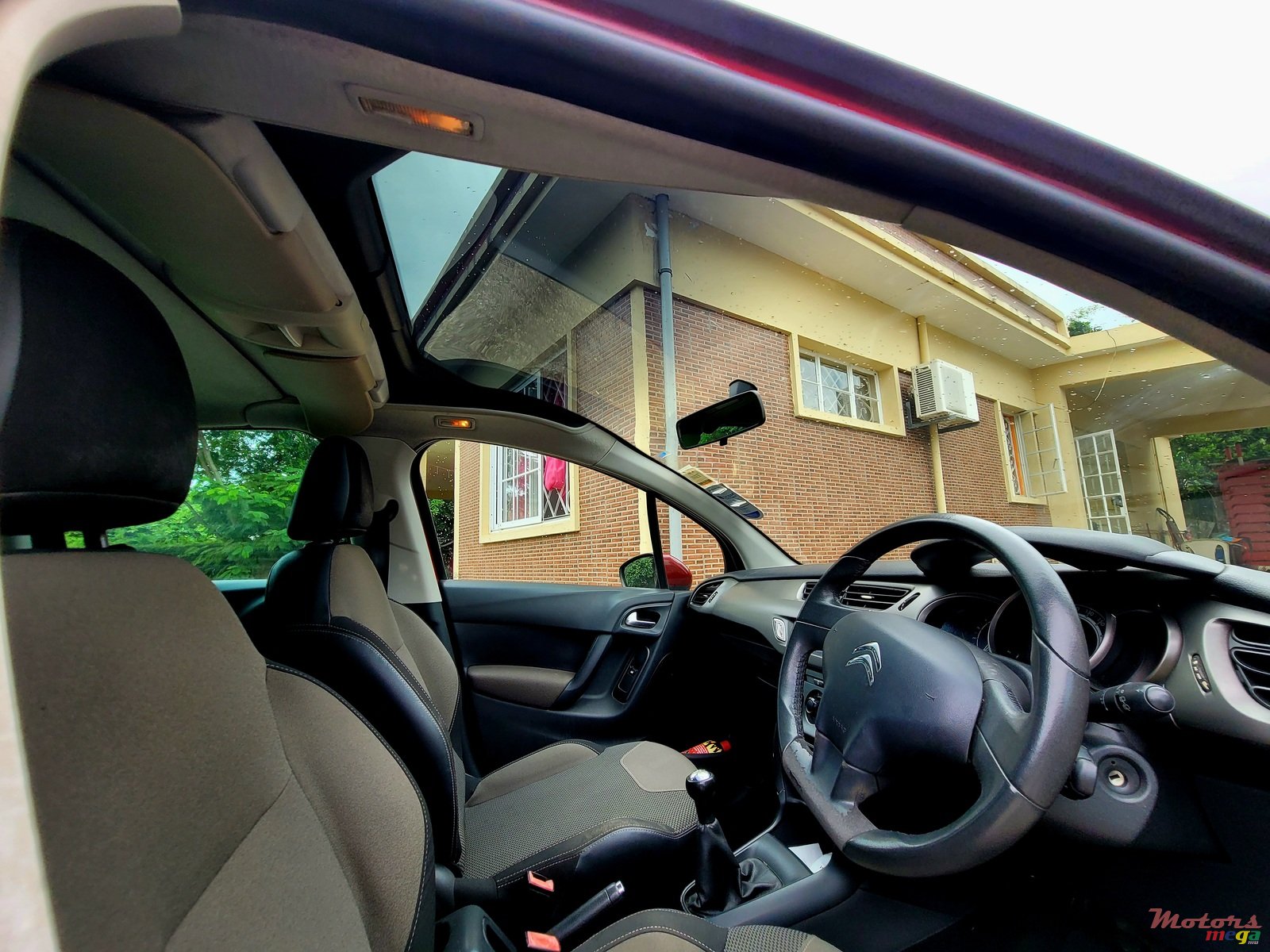 2013' Citroen C3 Turbo Diesel photo #6