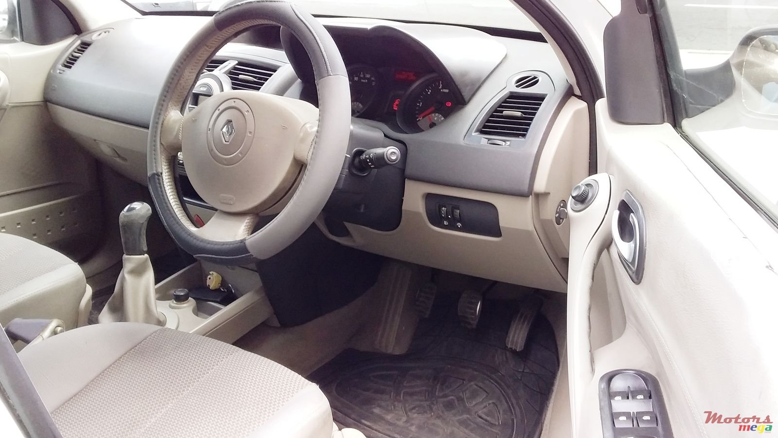 2005' Renault Megane photo #4