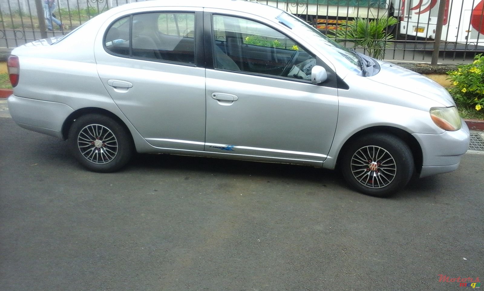 2000' Toyota platz photo #3