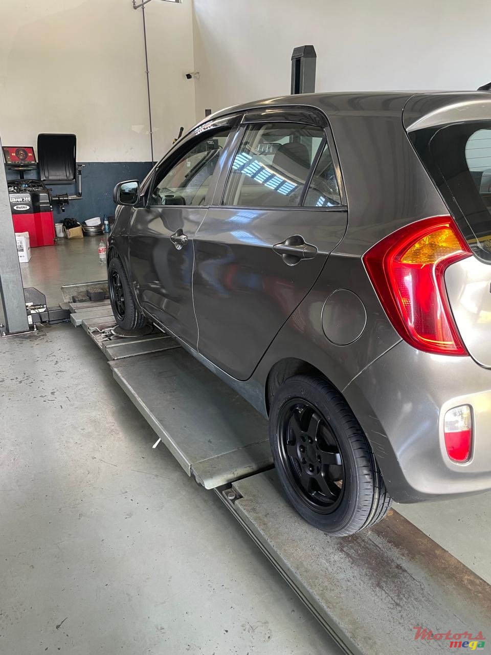 2011' Kia Picanto photo #2