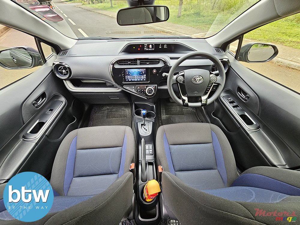 2019' Toyota Aqua photo #7