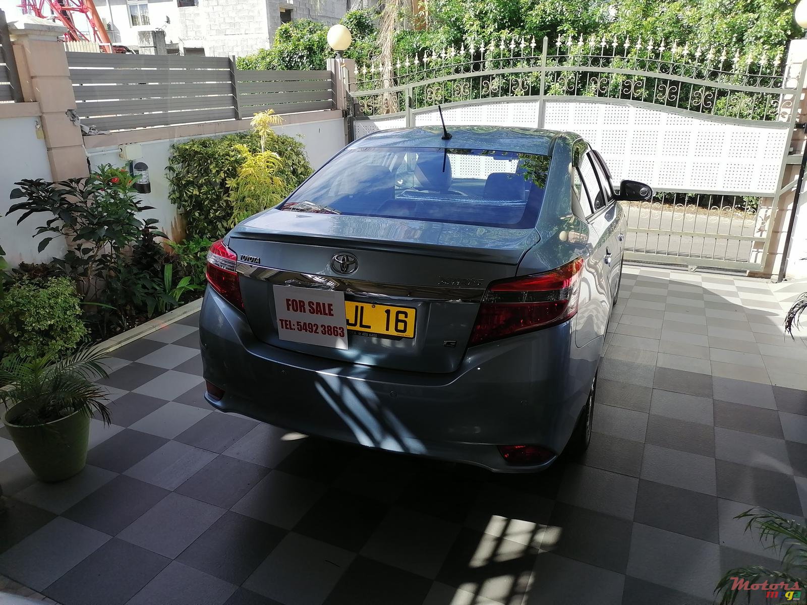 2016' Toyota Yaris photo #6