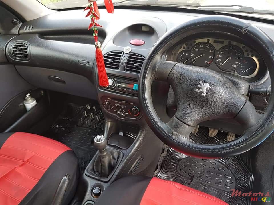 2000' Peugeot 206 photo #3