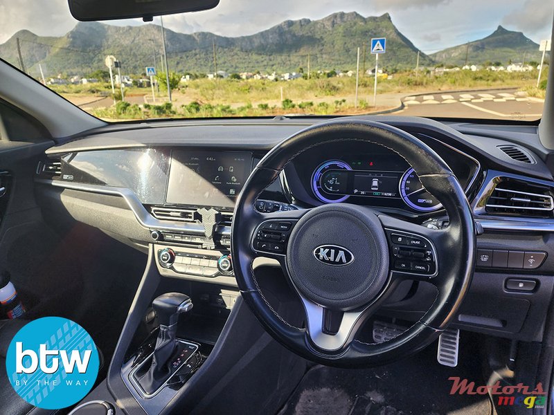 2019' Kia Niro photo #5