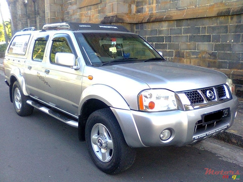 2005' Nissan Hardbody photo #1