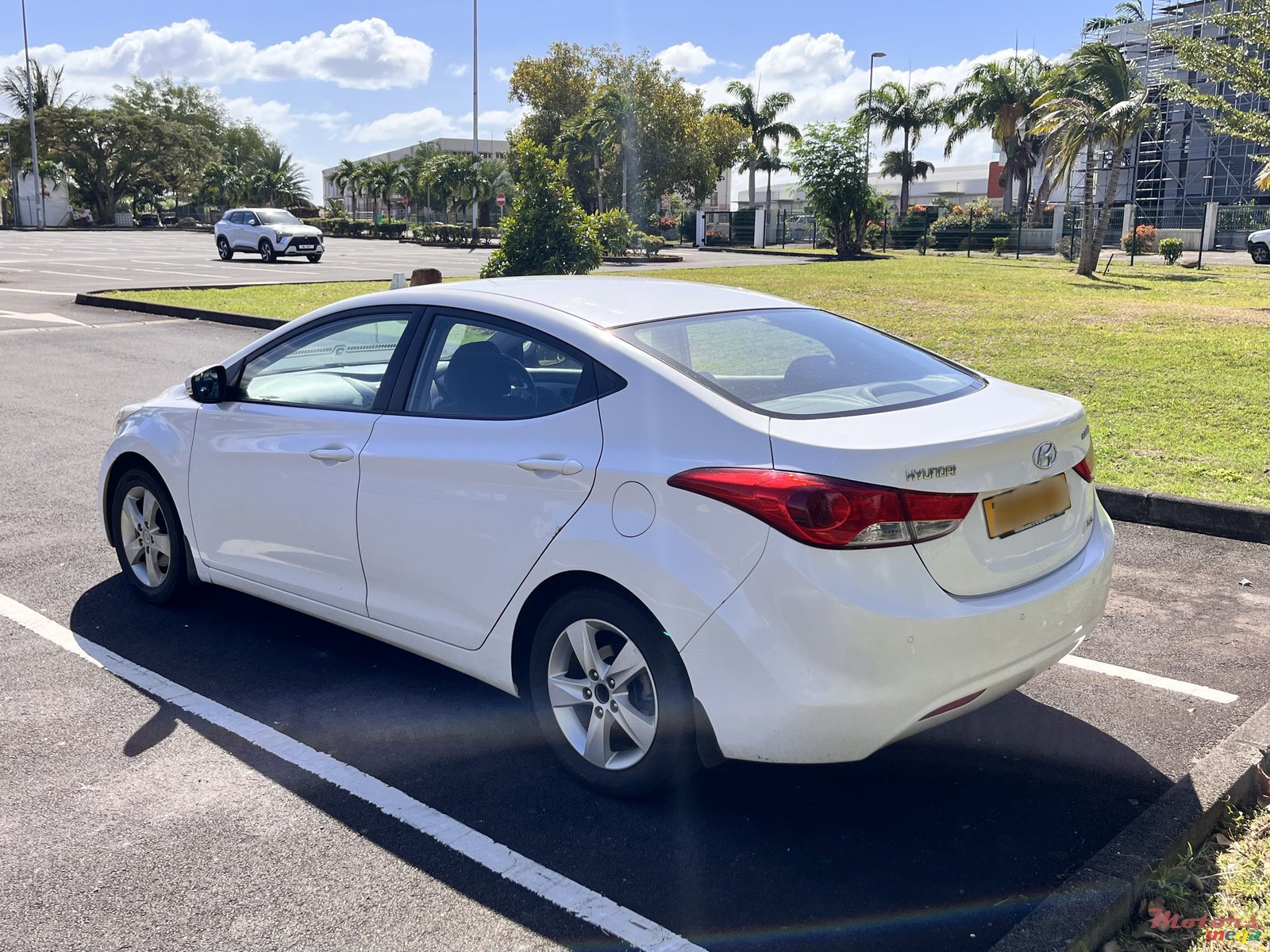 2012' Hyundai Elantra photo #3
