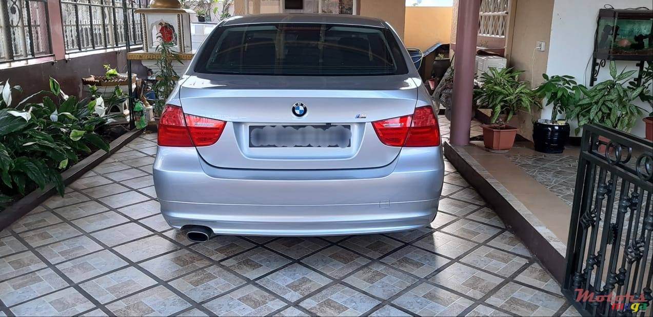 2011' BMW 316 photo #2