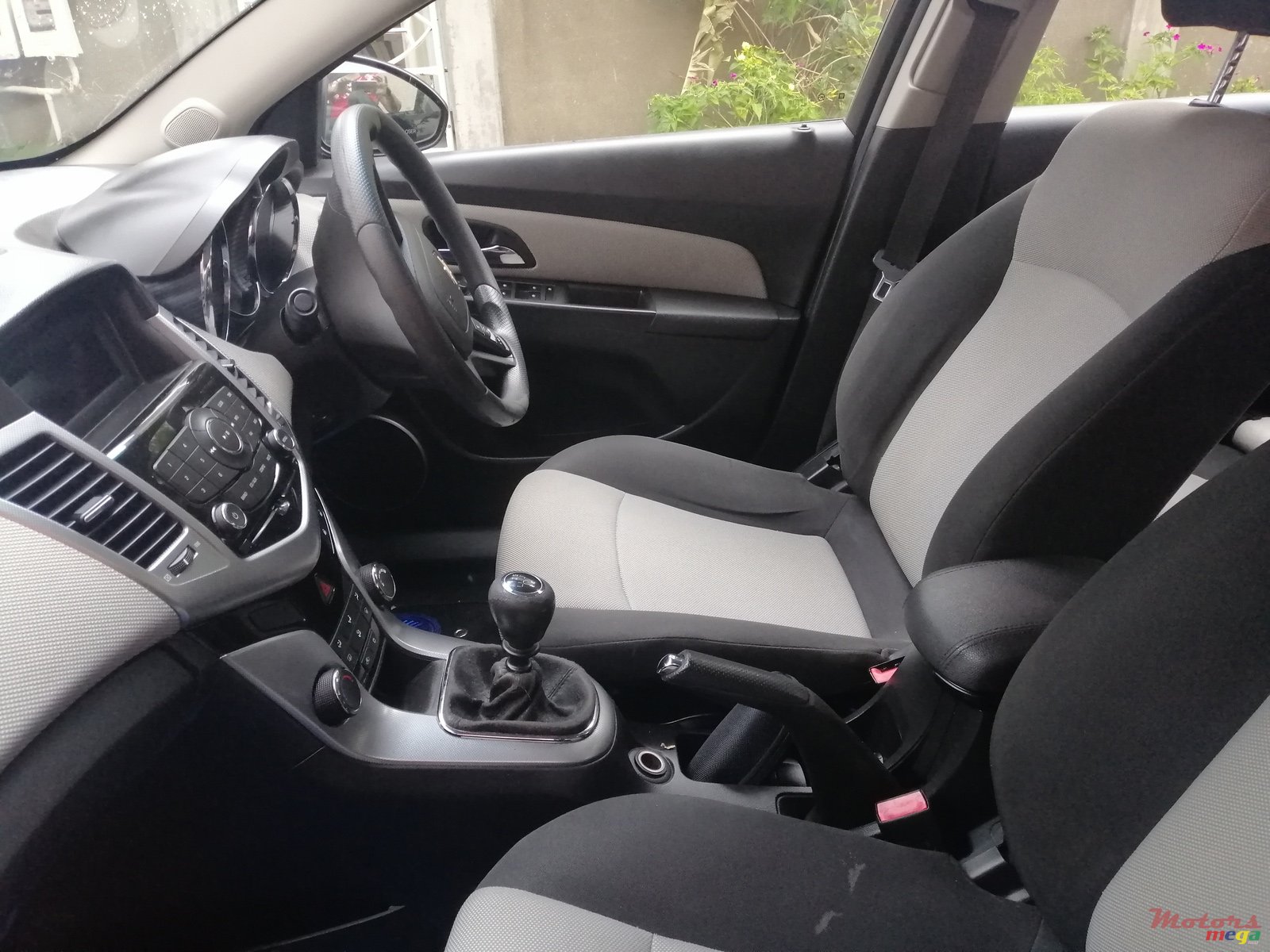 2012' Chevrolet Cruze photo #6