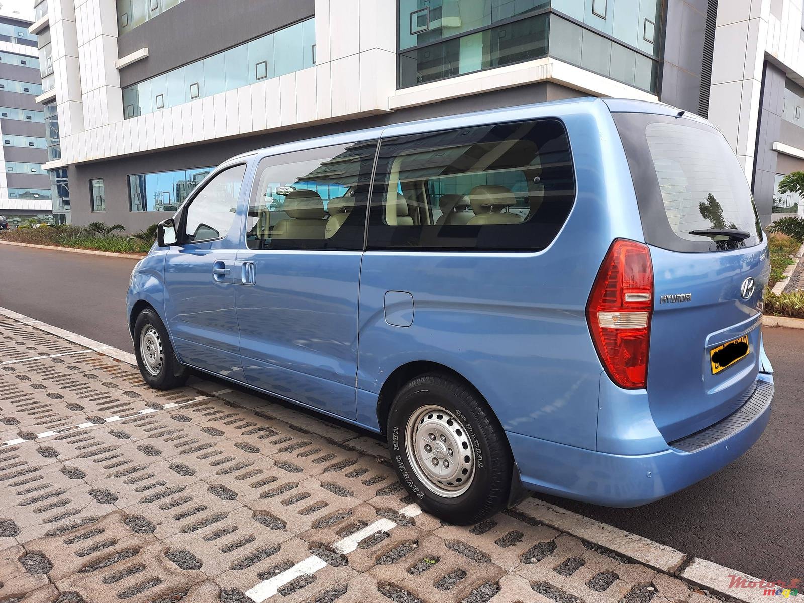 2010' Hyundai H-1 photo #2