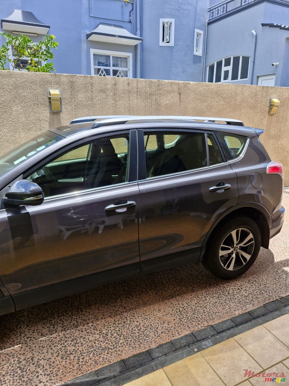 2016' Toyota RAV4 photo #5