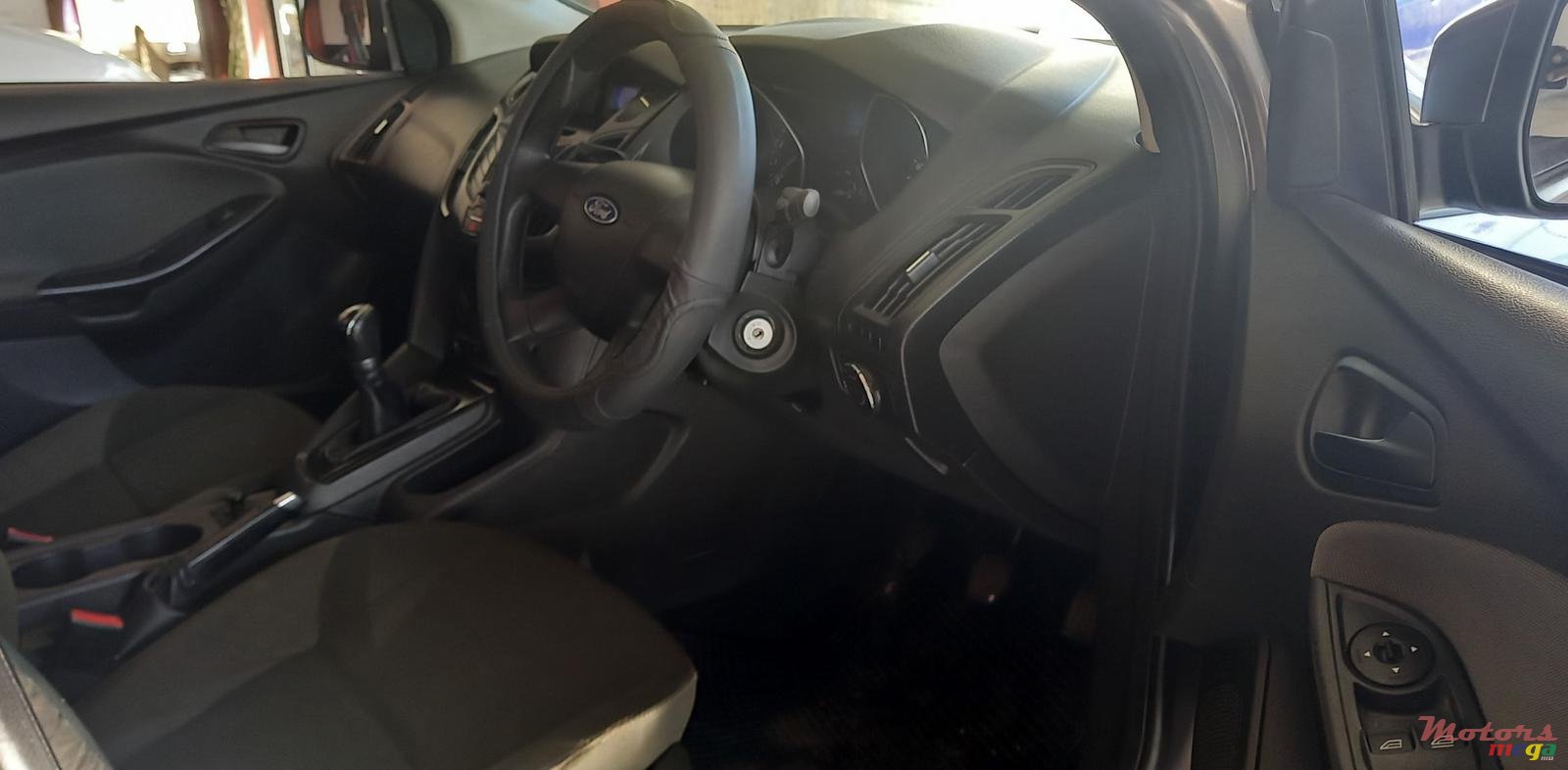 2012' Ford Focus photo #5