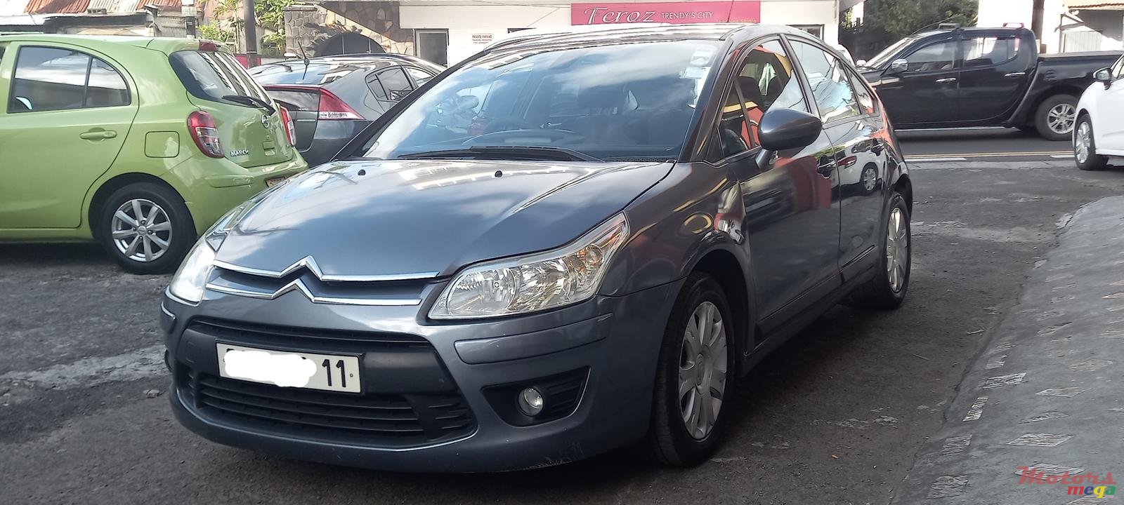 2011' Citroen C4 photo #1