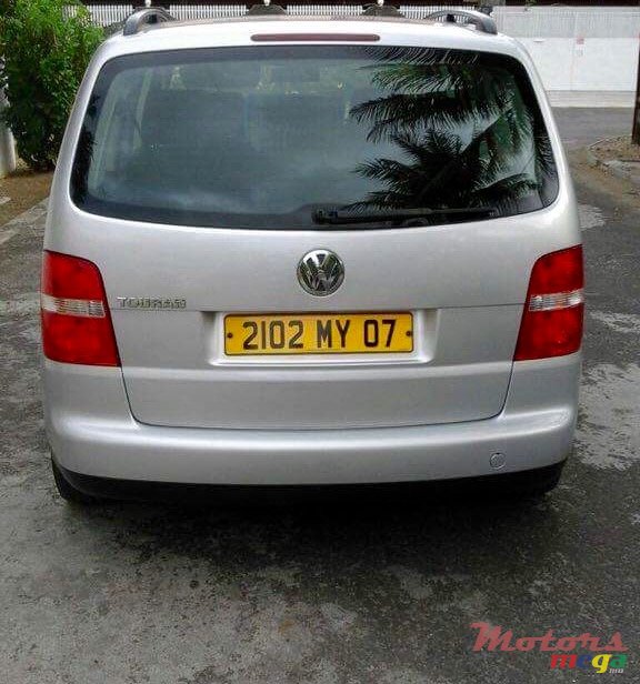 2007' Volkswagen Touran photo #5