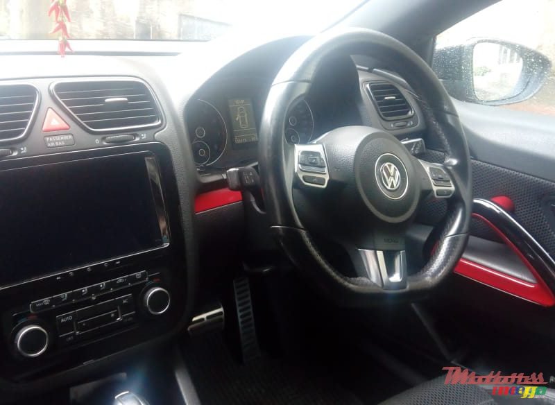 2011' Volkswagen Scirocco photo #6