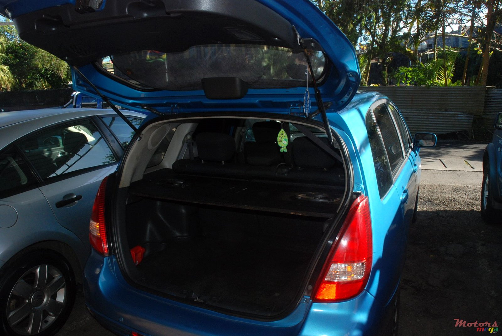 2002' Suzuki Liana photo #5