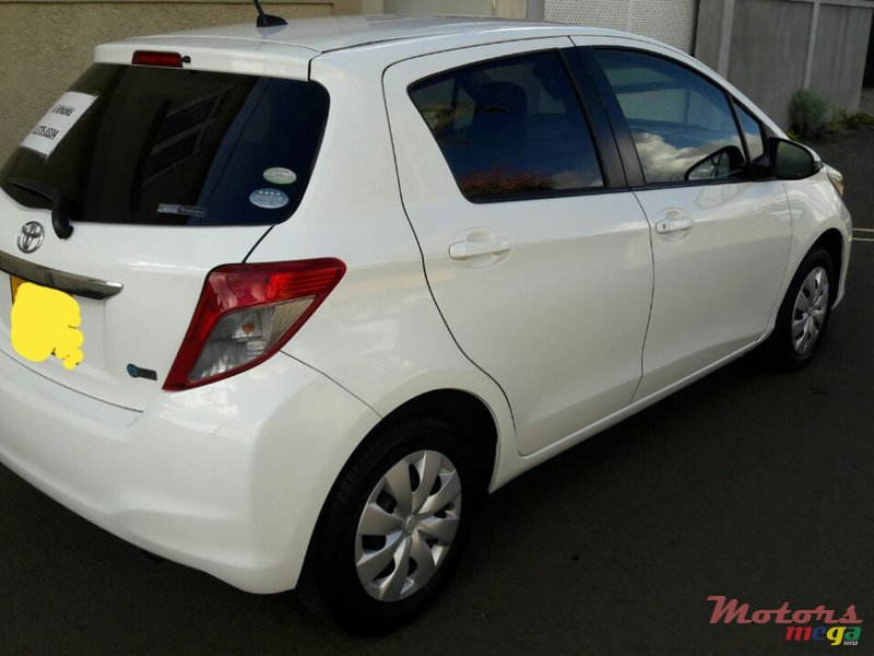 2012' Toyota Vitz 1320cc photo #1