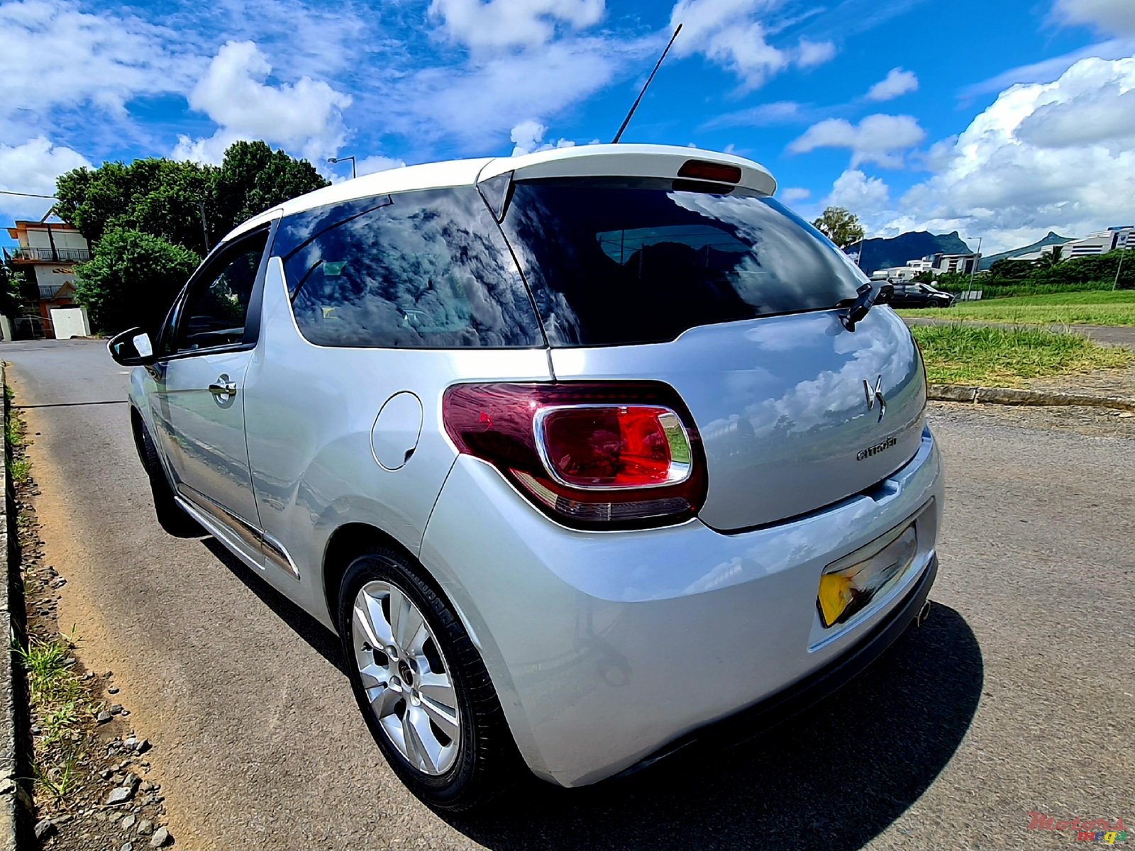 2016' Citroen DS3 photo #2