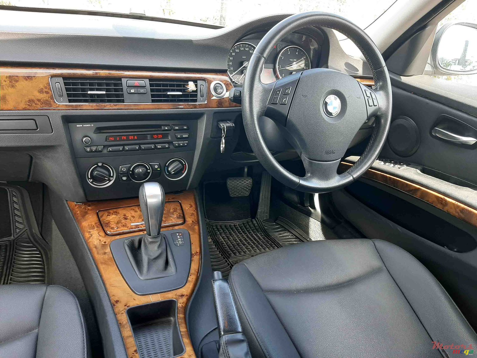 2008' BMW 320 photo #4