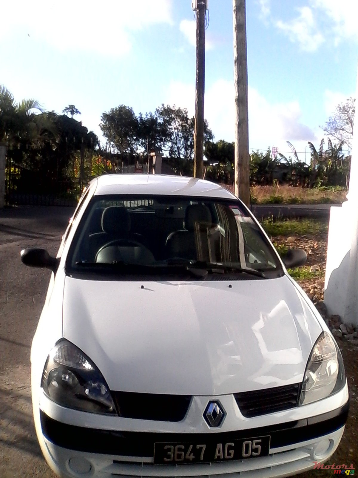 2005' Renault Clio photo #1