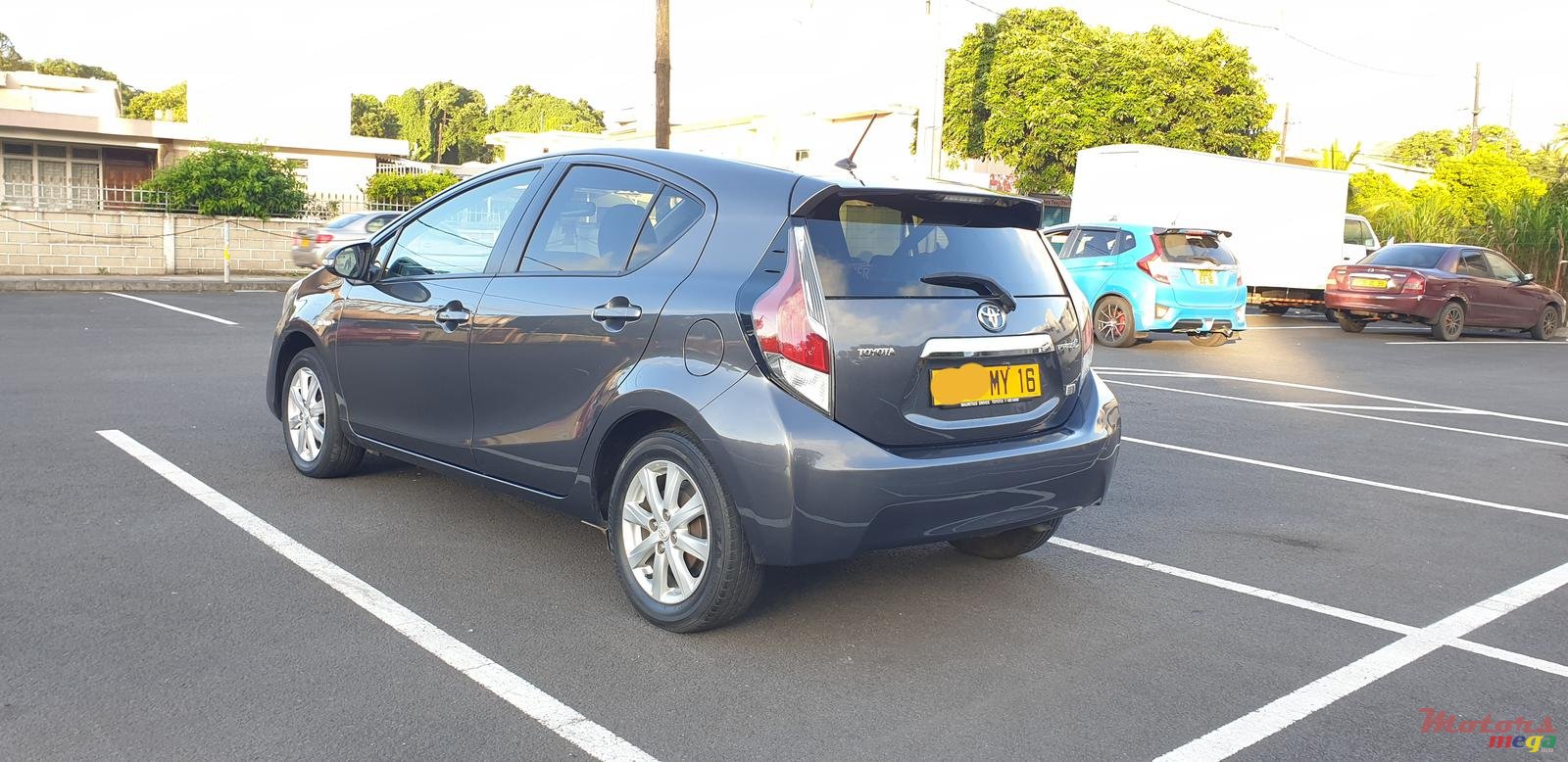 2016' Toyota Aqua photo #4