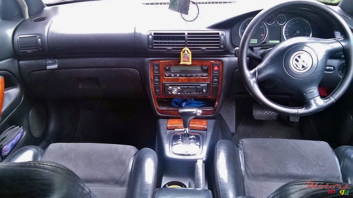 2002' Volkswagen Passat B5.5 photo #4