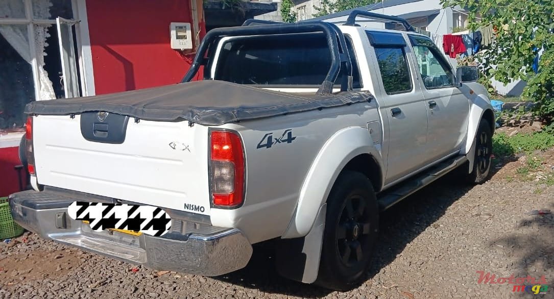 2015' Nissan Hardbody photo #3