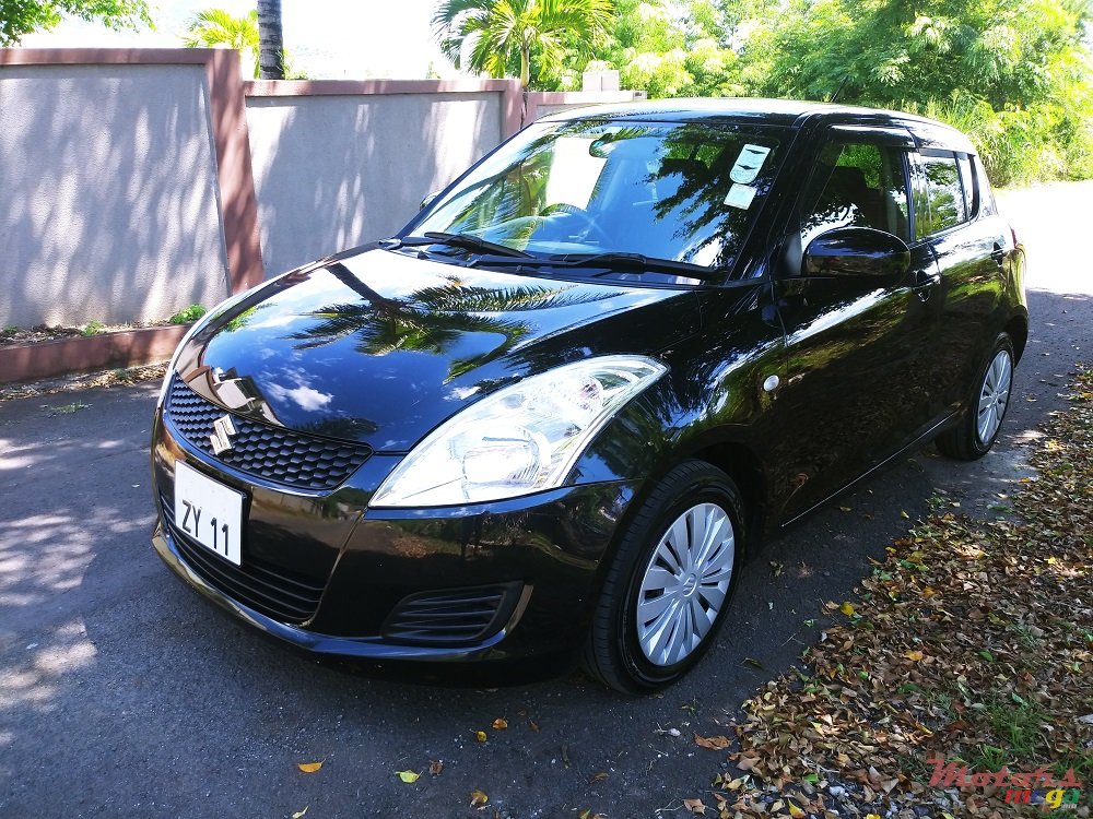 2011' Suzuki Swift 1.2 photo #2