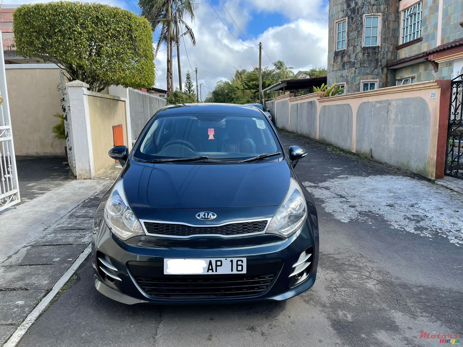 2016' Kia Rio photo #1