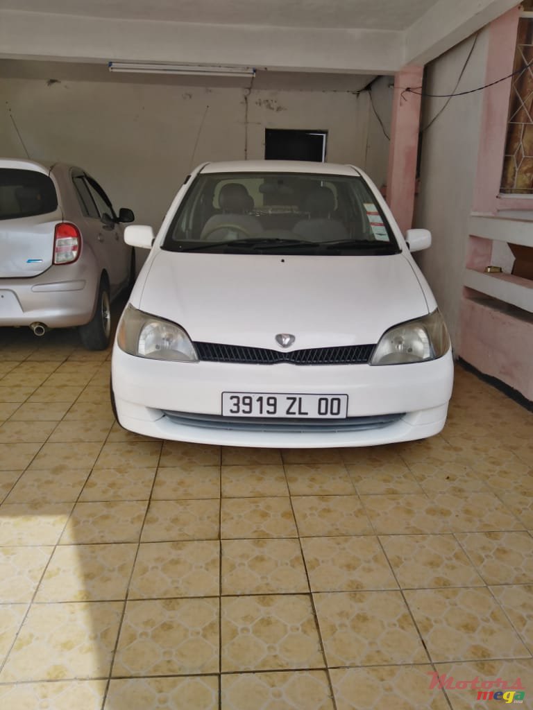 2000' Toyota photo #2