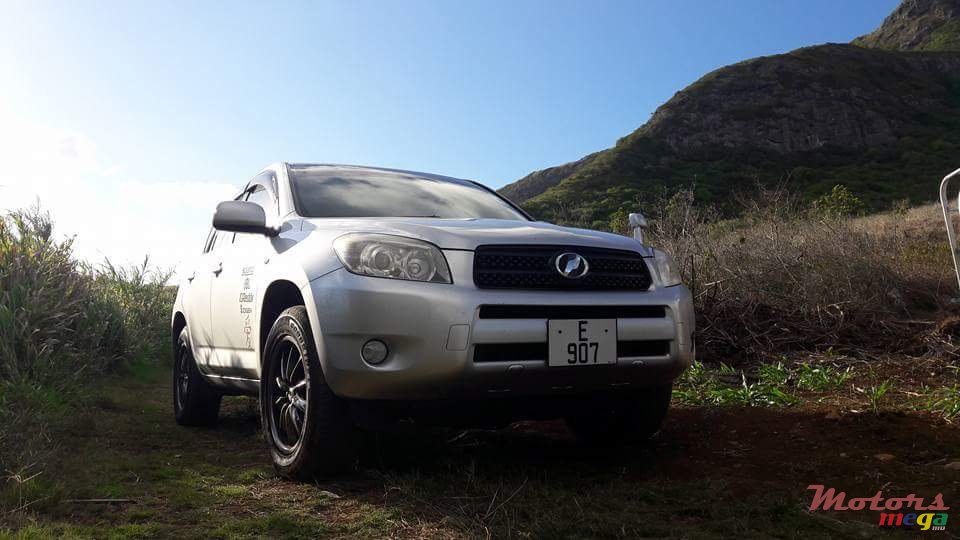 2008' Toyota RAV4 photo #7