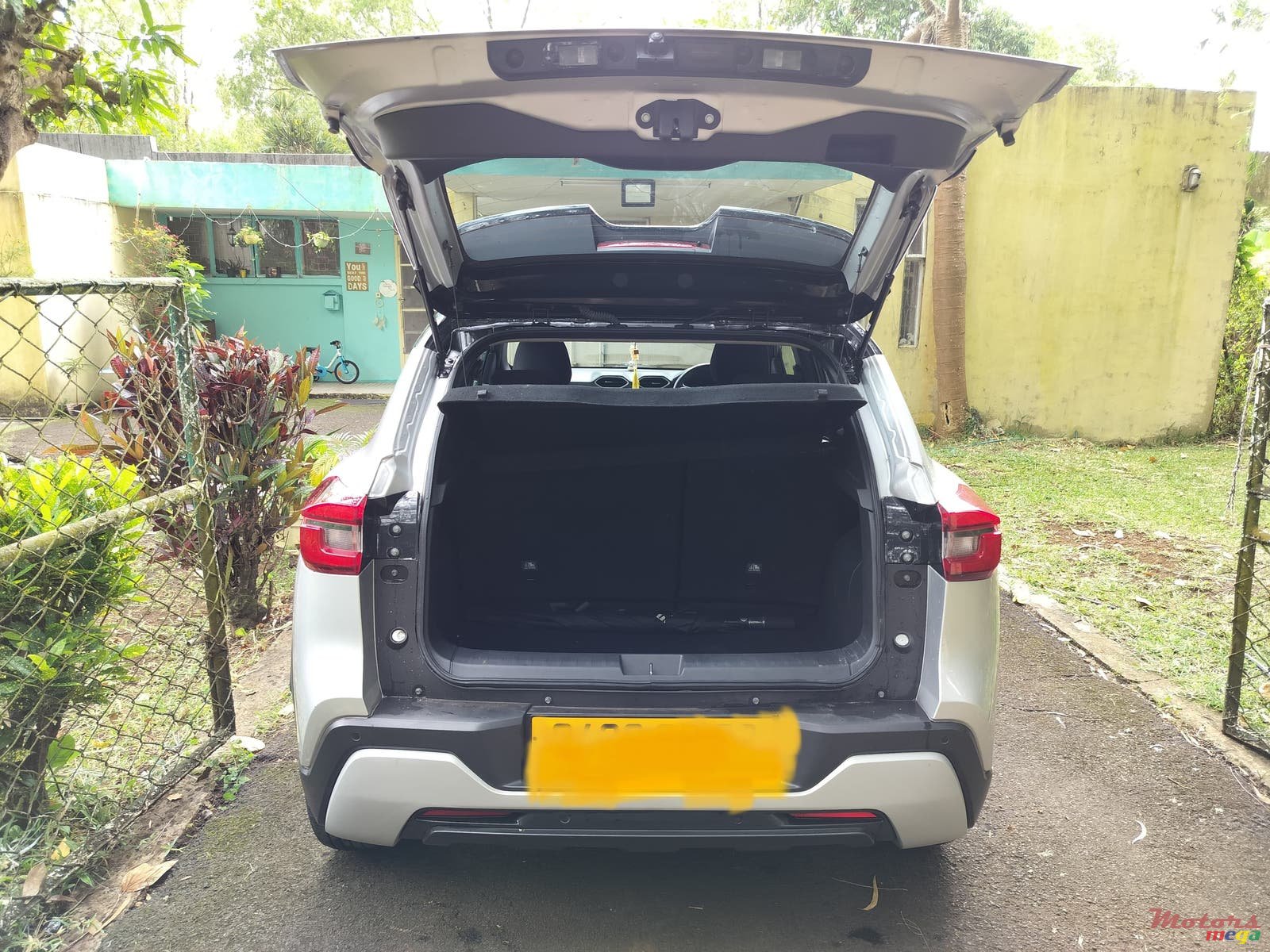 2022' Nissan photo #4