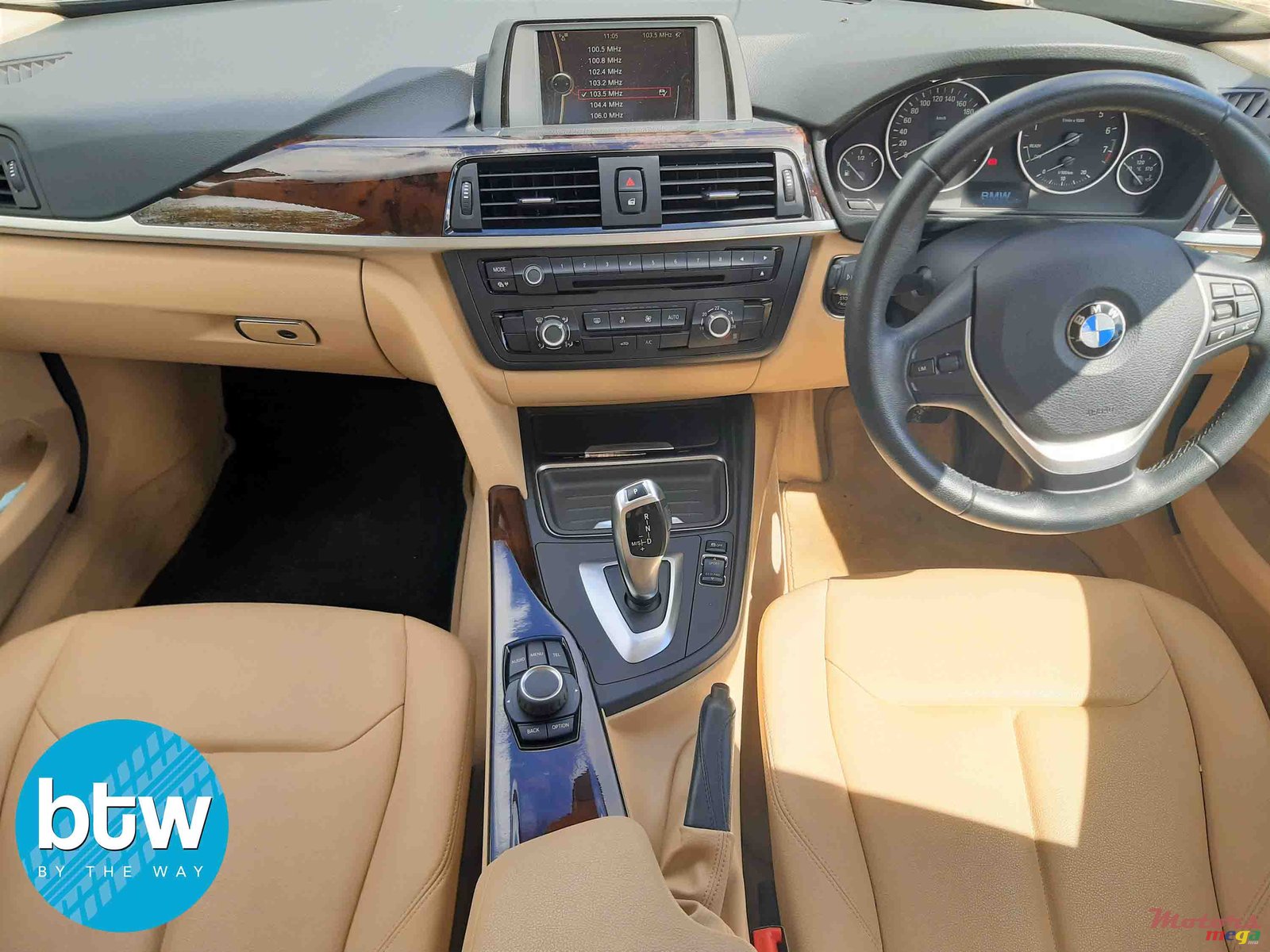 2013' BMW 3 Series 316i photo #5