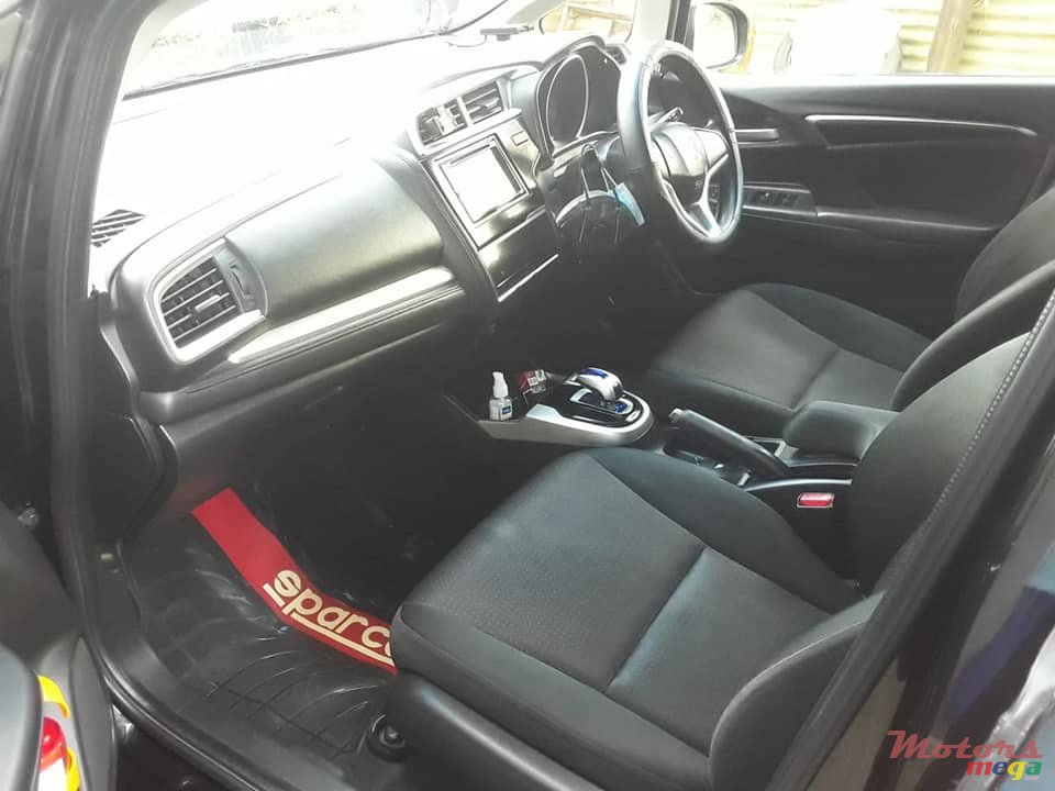 2014' Honda Fit HYBRID photo #4