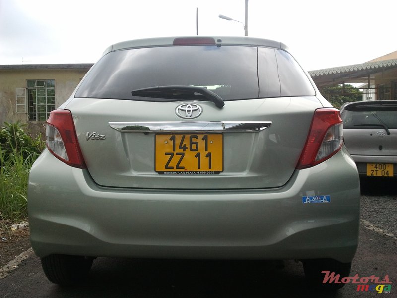 2011' Toyota Vitz photo #3