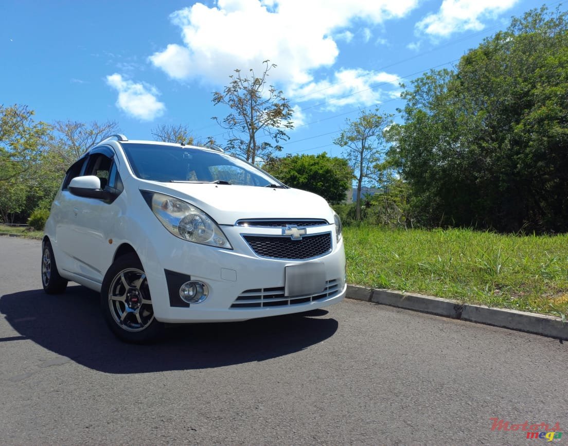 2011' Chevrolet Spark photo #2