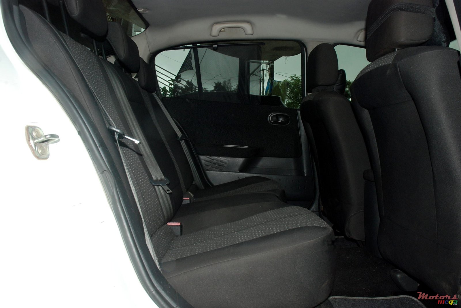 2005' Renault Megane photo #4