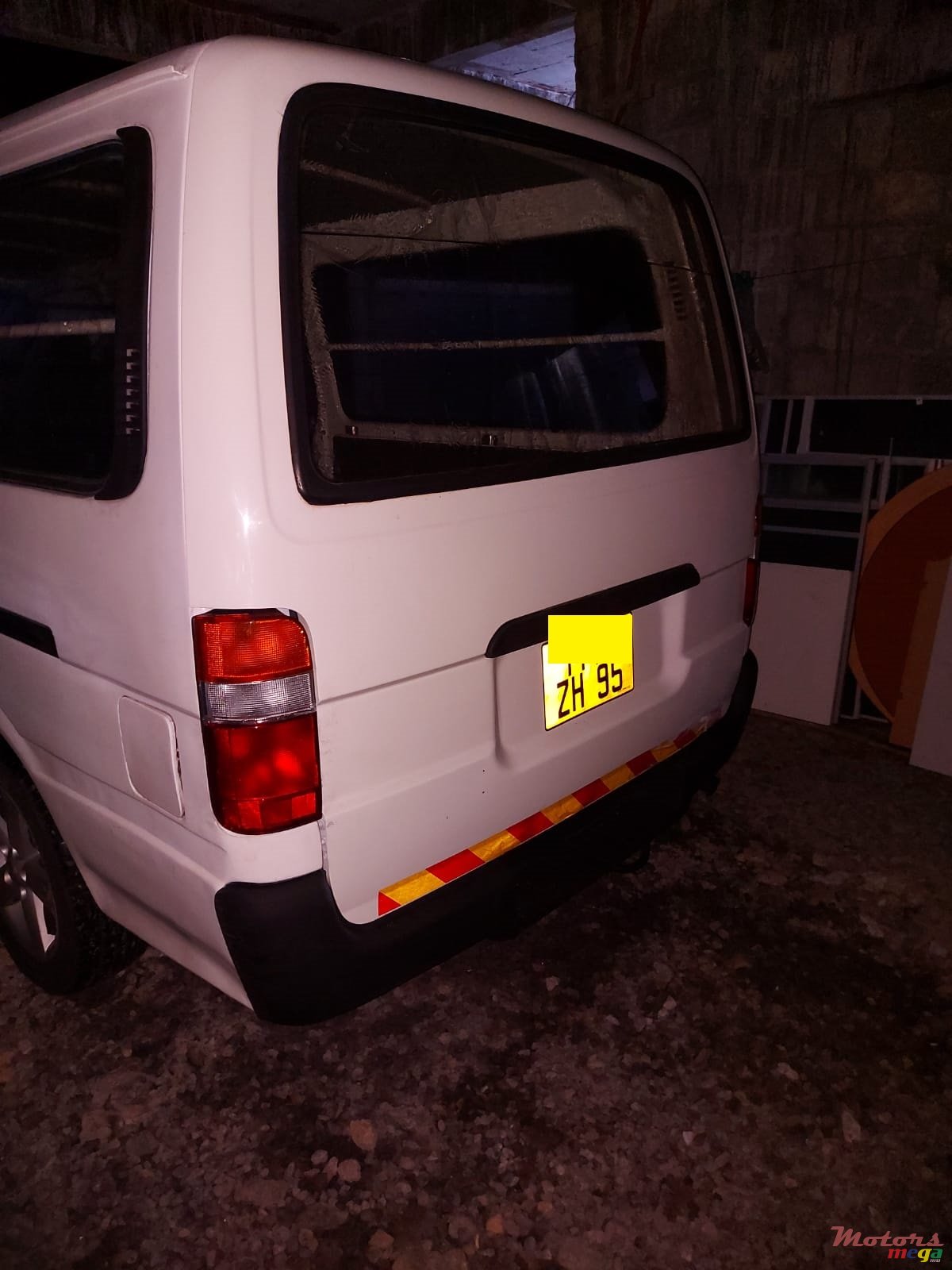 1995' Toyota HiAce photo #4