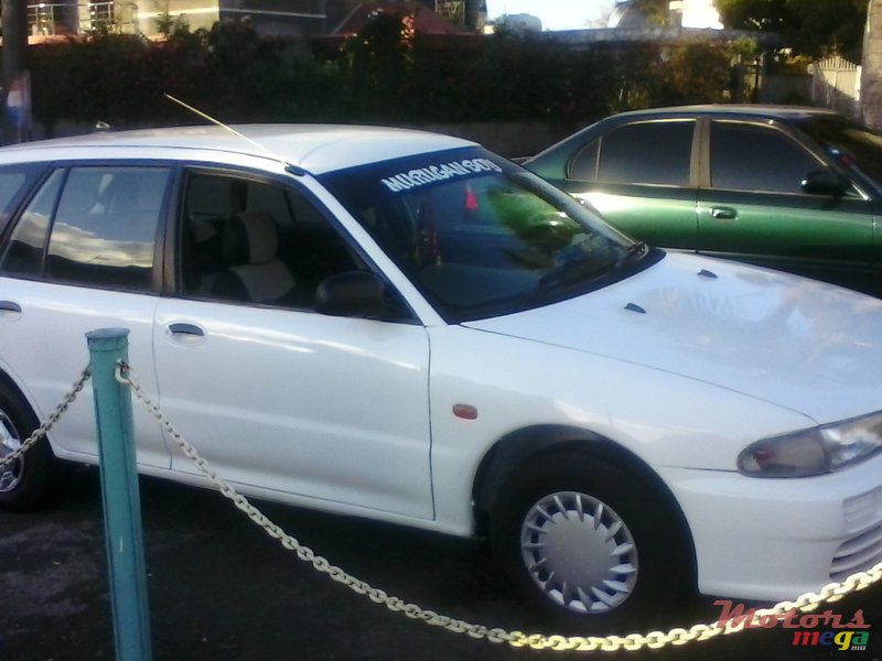 1999' Mitsubishi Lancer photo #1