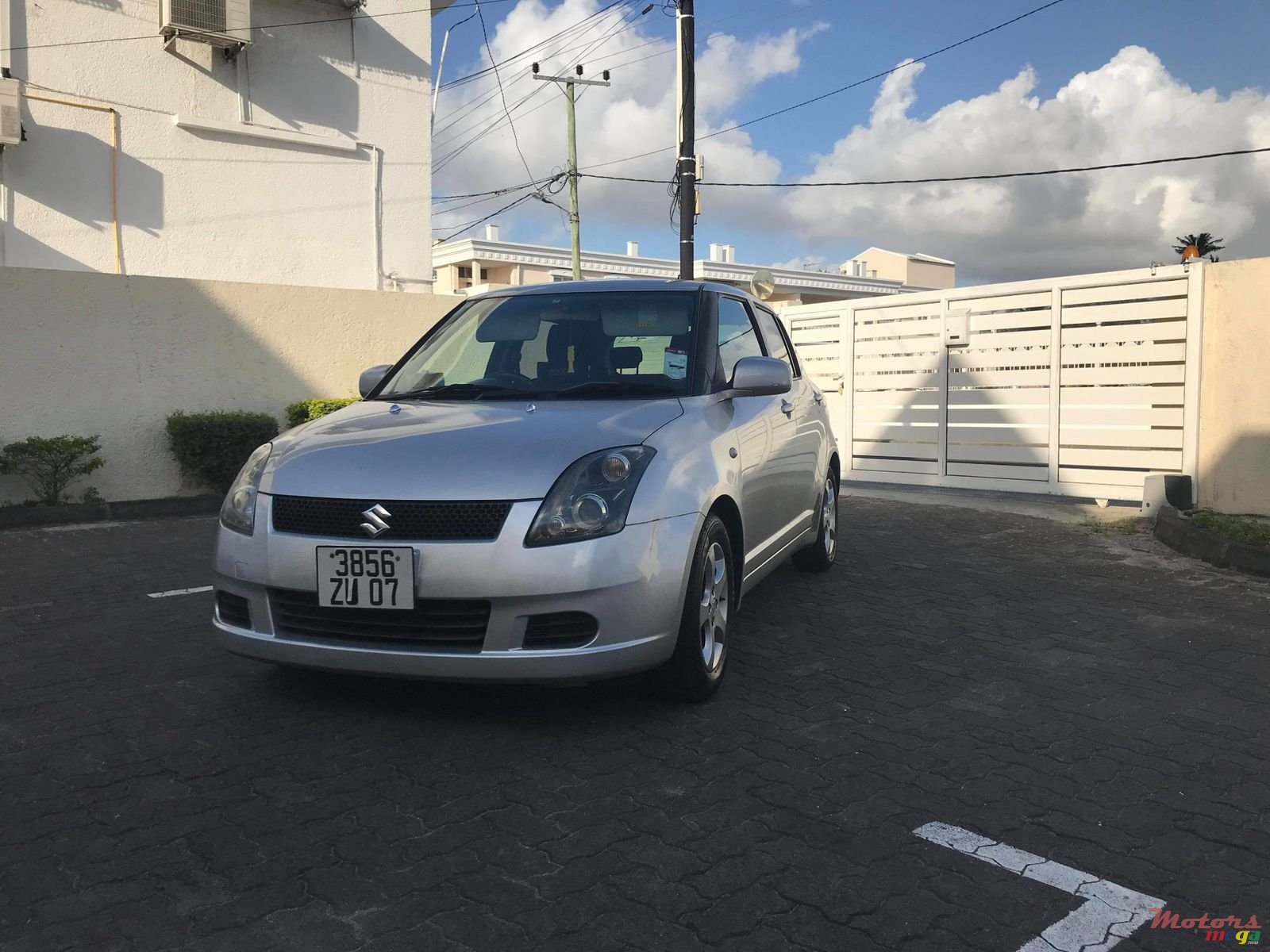 2007' Suzuki Swift photo #7