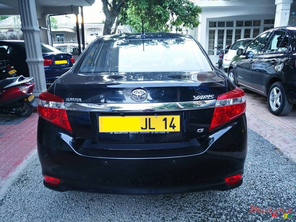 2014' Toyota Yaris photo #3