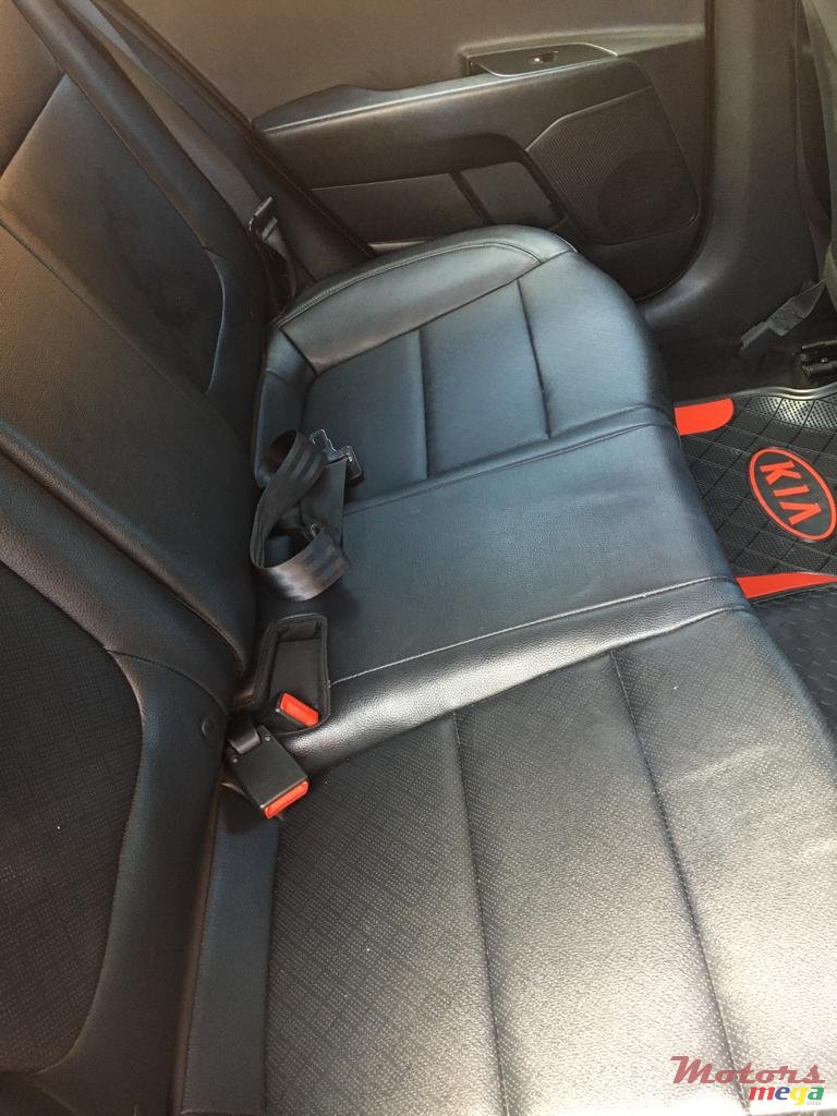 2017' Kia Rio photo #4