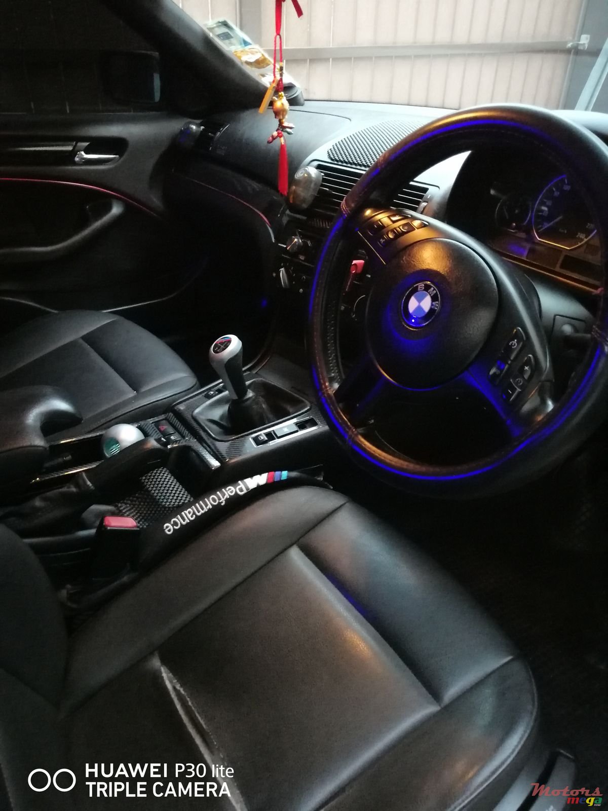 2004' BMW 318 Sport photo #2