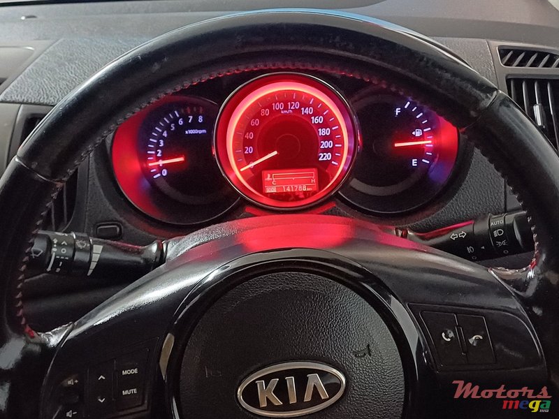 2012' Kia Cerato photo #6