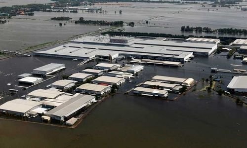 Toyota, Ford cut production as Thai floods disrupt supplies