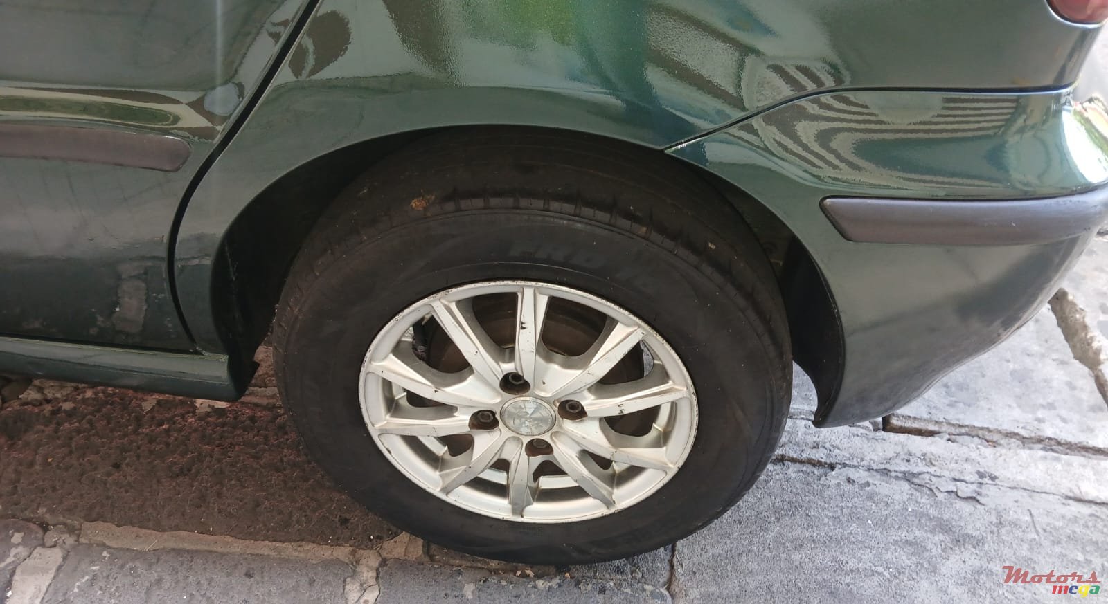 2001' Volkswagen Polo photo #2