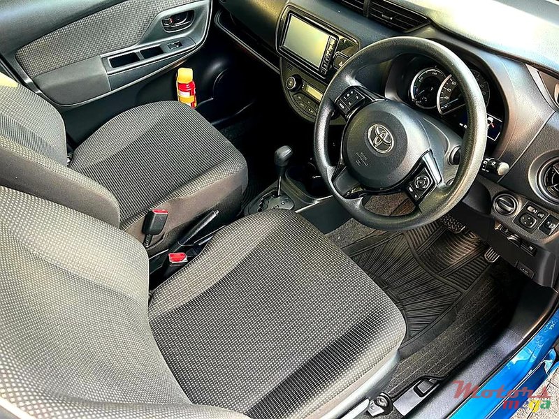 2017' Toyota Vitz Hybrid photo #6