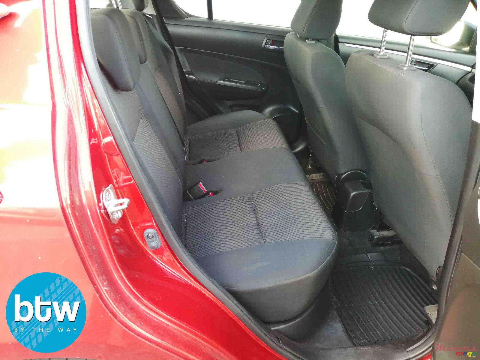 2013' Suzuki Swift Japan photo #4