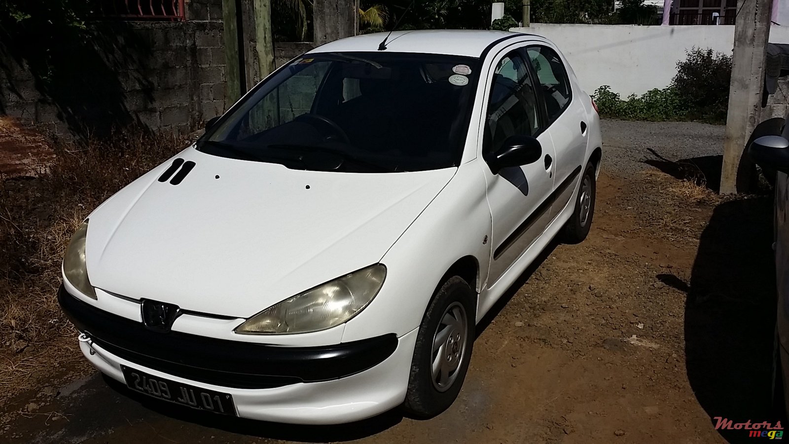 2001' Peugeot 206 photo #1