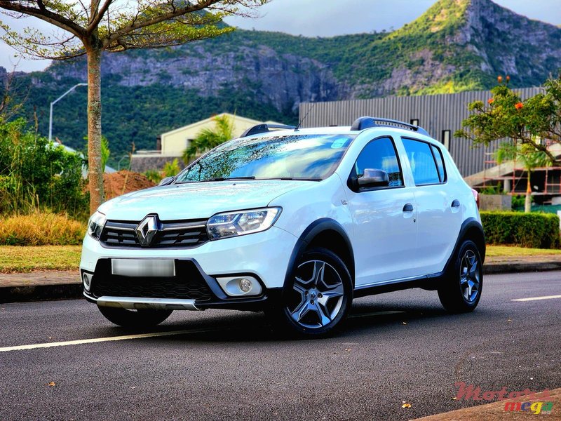 2018' Renault Sandero StepWay Automatic photo #1