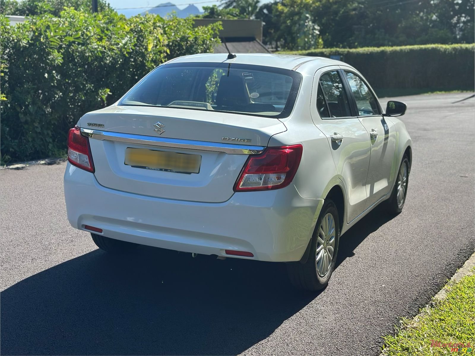 2020' Suzuki Ciaz photo #5